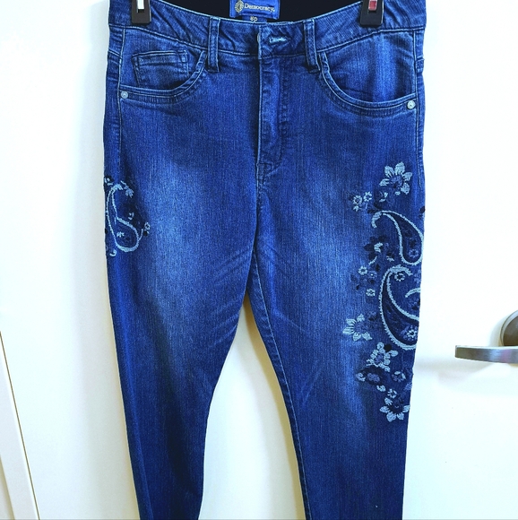 Women's Democracy Flower Embroidered AB Solution Ankle Jeans Size 8 P - Picture 5 of 12